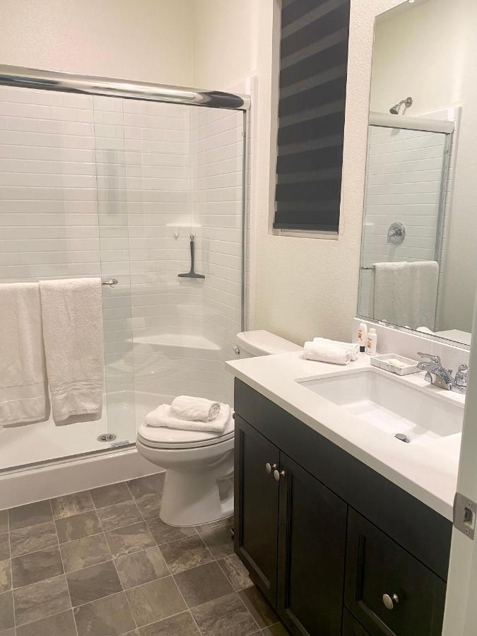 Private Lux Apartment In A New Community Fontana Bagian luar foto